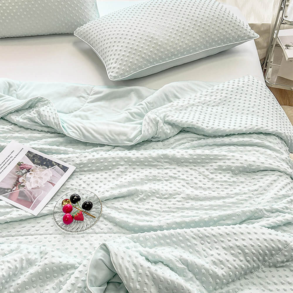 Ultra-Soft Cooling Bubble Dot Filled Home Throw Blanket for Pets and Human
