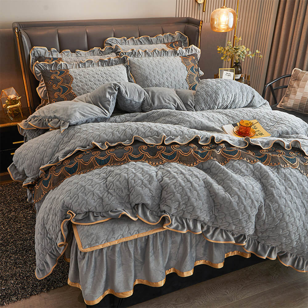 Luxueux ensemble de draps antidérapants brodés en velours cristal avec jupe de lit