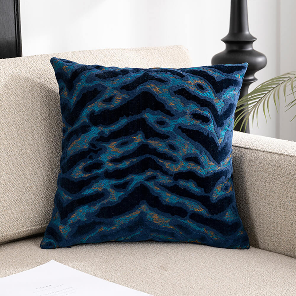 Luxuriöses Sofakissen aus Samt im Jacquard-Schnitt