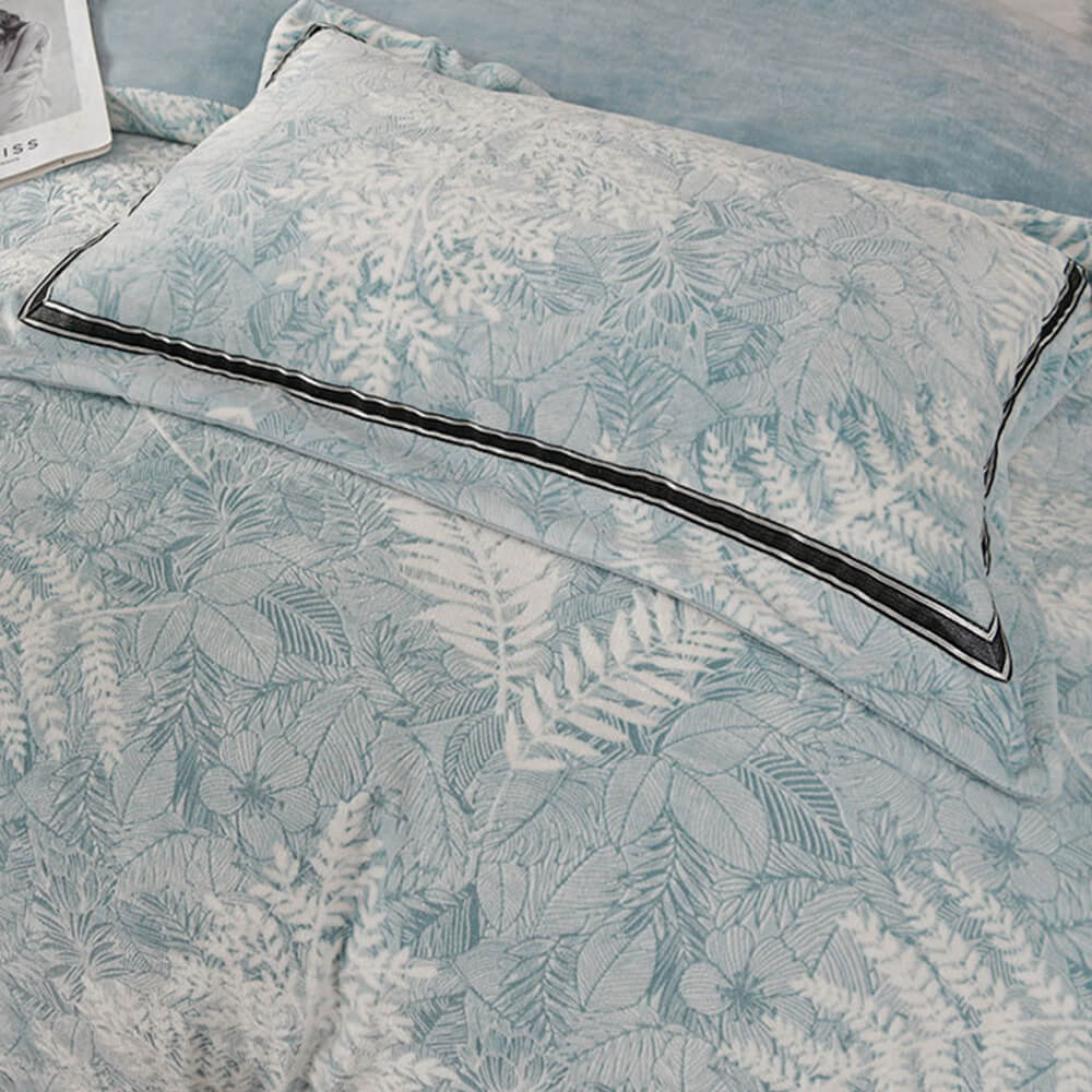 Juego de cama de camarera de terciopelo de terciopelo recortado floral estereoscópico suave y estereoscópico premium