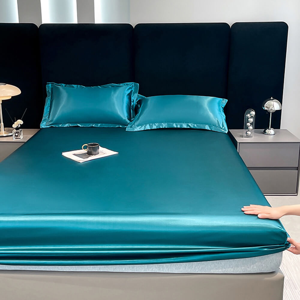 Pet-Friendly & Fur-Resistant Waterproof Satin Fitted Sheet Mattress Protector