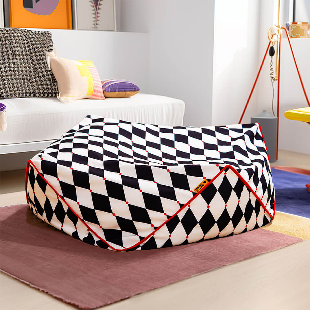 Cama de perros de bolos de frijoles caligonales graciosos
