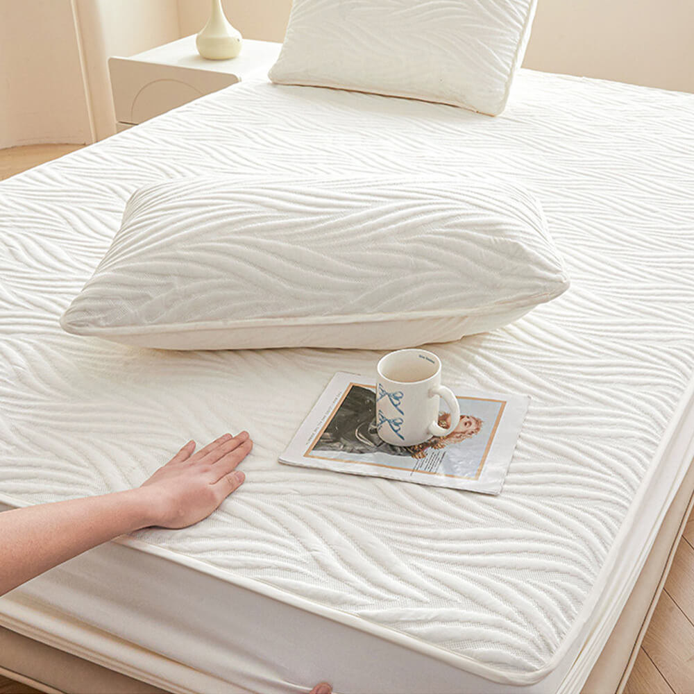 Ultra-Soft Waterproof Anti-Bacterial Fitted Sheet Mattress Cover