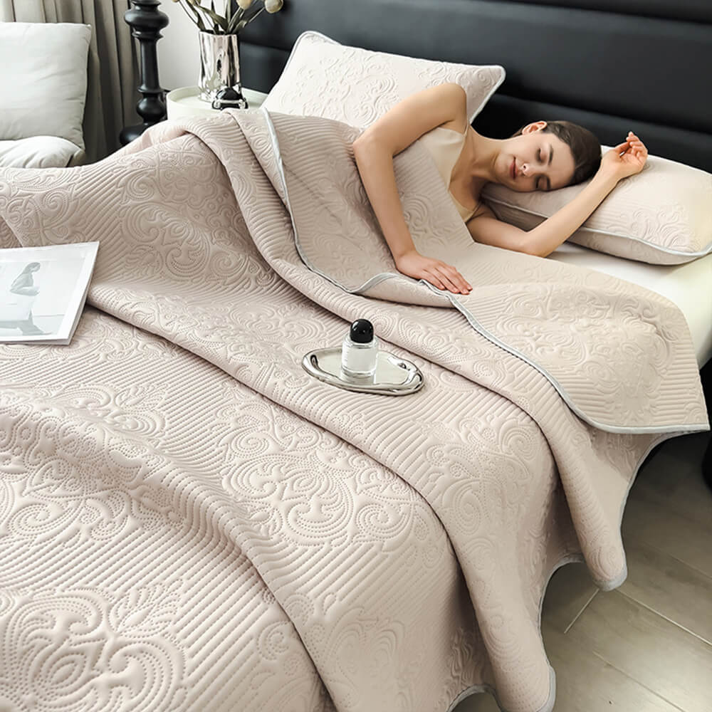 European Style Lightweight Breathable Cooling Throw Blanket for People & Pets