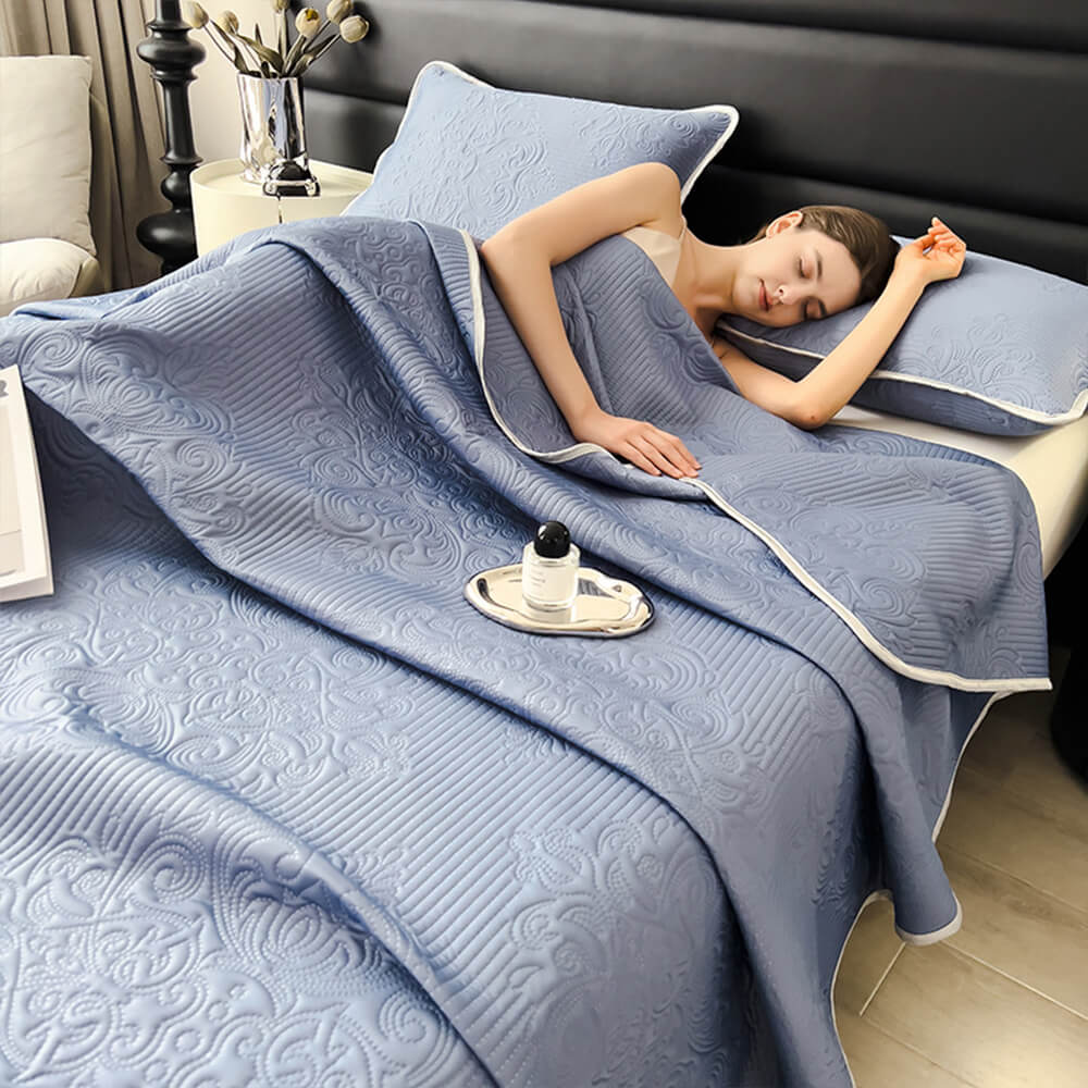 European Style Lightweight Breathable Cooling Throw Blanket for People & Pets