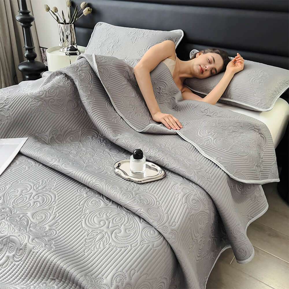 European Style Lightweight Breathable Cooling Throw Blanket for People & Pets