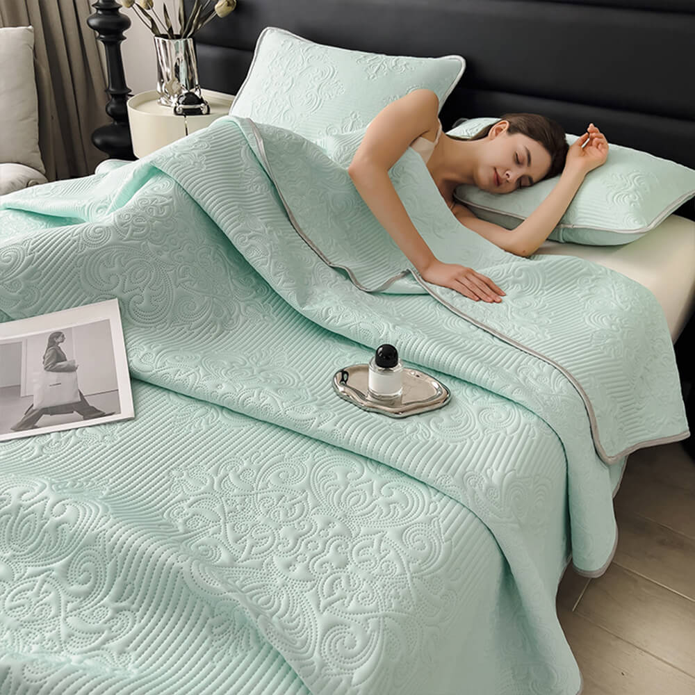 European Style Lightweight Breathable Cooling Throw Blanket for People & Pets