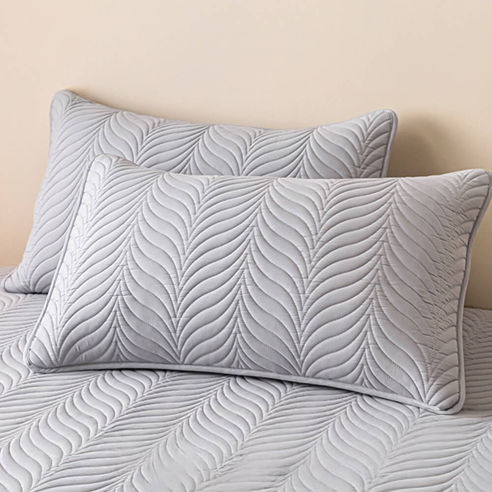 Pet-Friendly Waterproof Quilted Fitted Sheet Mattress Cover